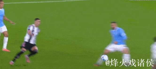 孔塞桑被抱摔，裁判无动于衷！